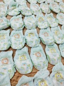 Pampers Diaper Pants – Medium, 41 Pieces