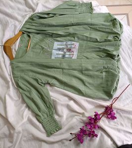 Womens top with puff sleeves Green &#39;Paris&#39; Print T