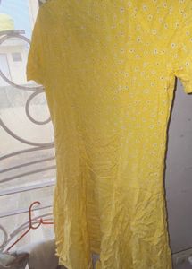 Yellow Dress 🌸