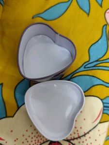 Colorful Heart-Shaped Decorative Tin Box