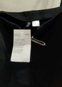 H&amp;M New Bow Statement Top