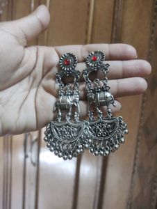 Jhumkaa