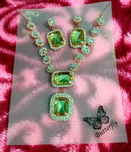 Elegant Green Stone Jewelry Set