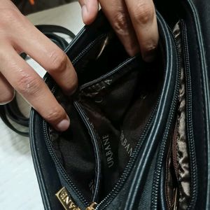 Black Handbag With Sling