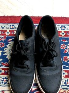 Black Casual Sneakers