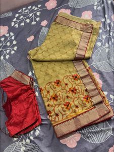Elegant Floral Saree with Blouse