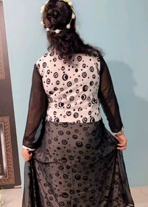 Anarkali, Es K Sath Ek Whit Dopatta N Pant