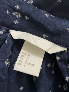 H&amp;M Printed V-Neck Blouse