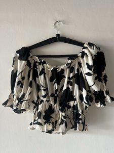 Floral Puff Sleeve Top🤍