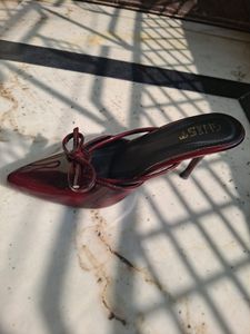 Stylish Maroon Bow Mules