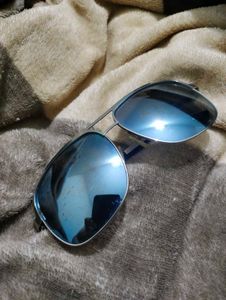 Stylish Aviator Mirror Sunglasses- Chrome Finish
