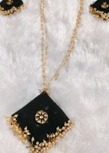Black Pendant Necklace &amp; Earrings Set