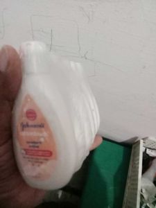 (6)Pack Sealed  Johnson&#39;s cottontouch lotion