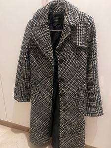 Black N White Coat With Size 85-94-160
