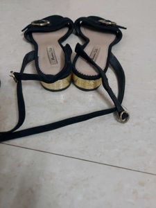 Massimo Dutti Suede Sandals