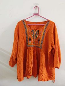 2 Women&#39;s Blouses