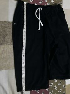 Unisex black caprie