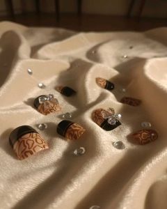 Press-On Nail Set🤎