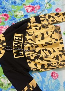 Blach Short Hoodie 🖤💛🖤💛
