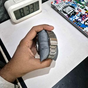 Mens Wristly Silver Watch.