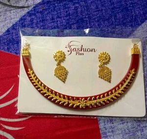 Pack Of 24 Jwellery And Earings Set...