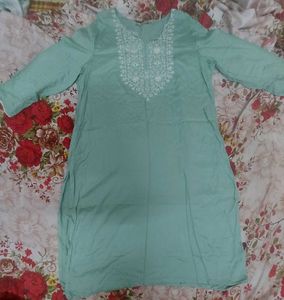Elegant Embroidered Kurta SIZE XL