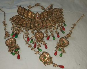 Elegant Gold &amp; Gemstone Bridal Jewelry Set