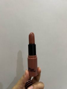 Nykaa Wakeup-makeup Lipstick
