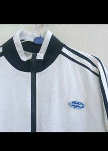 Branded Zipper Upper