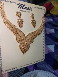 Elegant Gold Necklace &amp; Earring Set