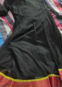 A Beutiful Dress With Leggings