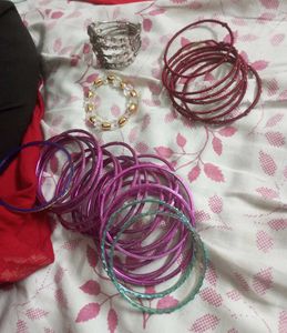 Mix Churi Of Different Colour Only In ₹199