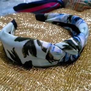 Knotted Headband🎀