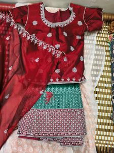 Elegant Red &amp; Green Embroidered Salwar Suit – Fest
