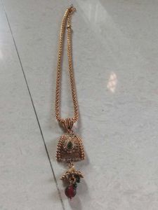 Elegant Gold Necklace