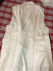 H&amp;M Sleeveless Linen Blend Vest