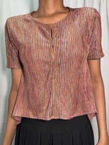 Multicoloured top with keyhole opening