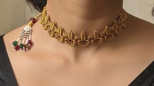 Elegant Gold-Toned Necklace