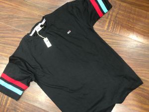Tommy Hilfiger Tee Chest Size 38”