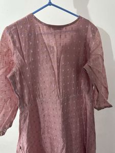 Elegant Pink Embroidered Kurta