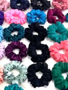 3 Scrunchies 🤍💙🩵