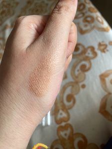 Buy Eyeshadow Get Highlighter Free