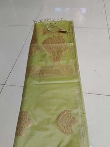 Light green borderless soft silk saree..