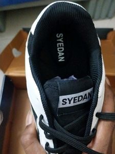 Syedan Black &amp; White Sneakers