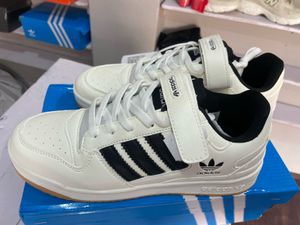 Adidas Forum Low Sneakers