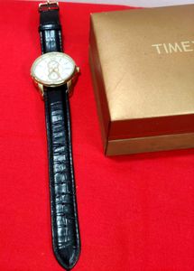 Timex Gold-Tone Watch ⚡with Black Leather Band