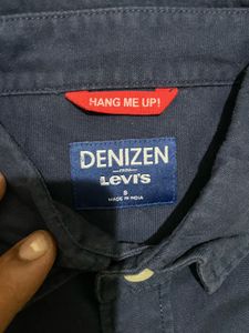 Denizen Levi&#39;s Navy Button-Down Shirt