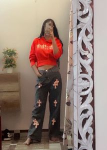 Red Huddie Crop