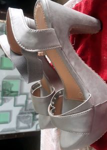 Gray Heels