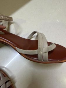 Bata Toe Ring Heels